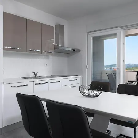 Franka * טרוגיר